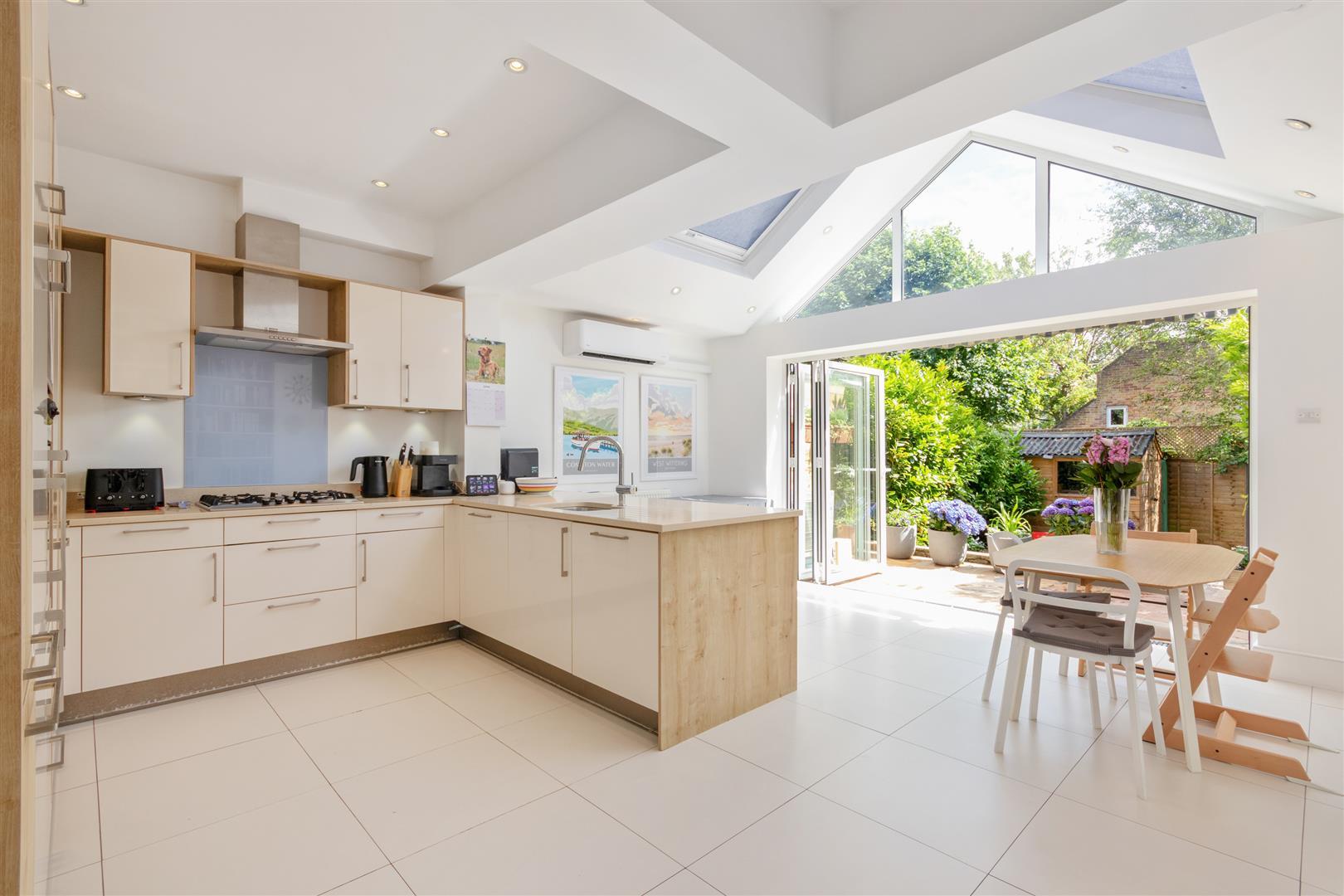 Property Image 27df028e-1394-4373-ae8a-86080a7b2713