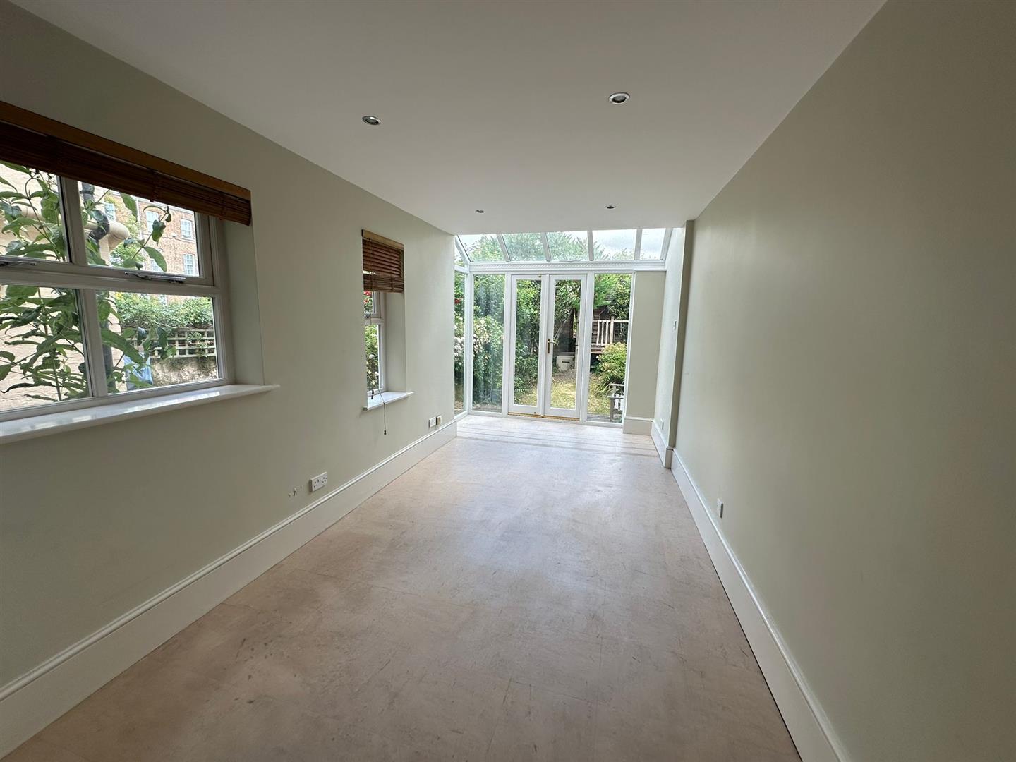 Property Image 27e0e07e-08ff-4321-b92a-65f7330e69de