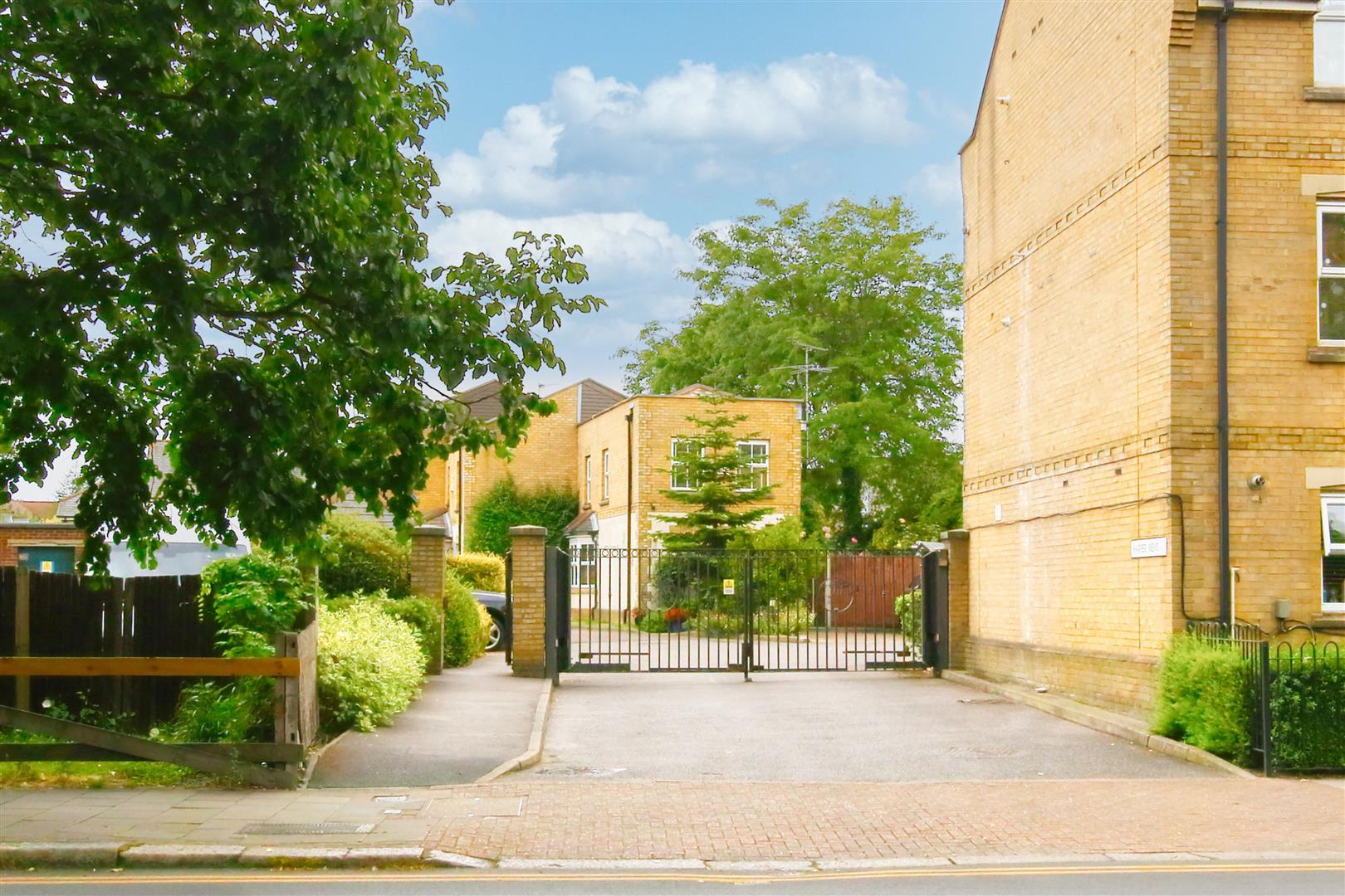 Property Image 27e1bf85-c9cb-46db-83c3-003d392eee8f