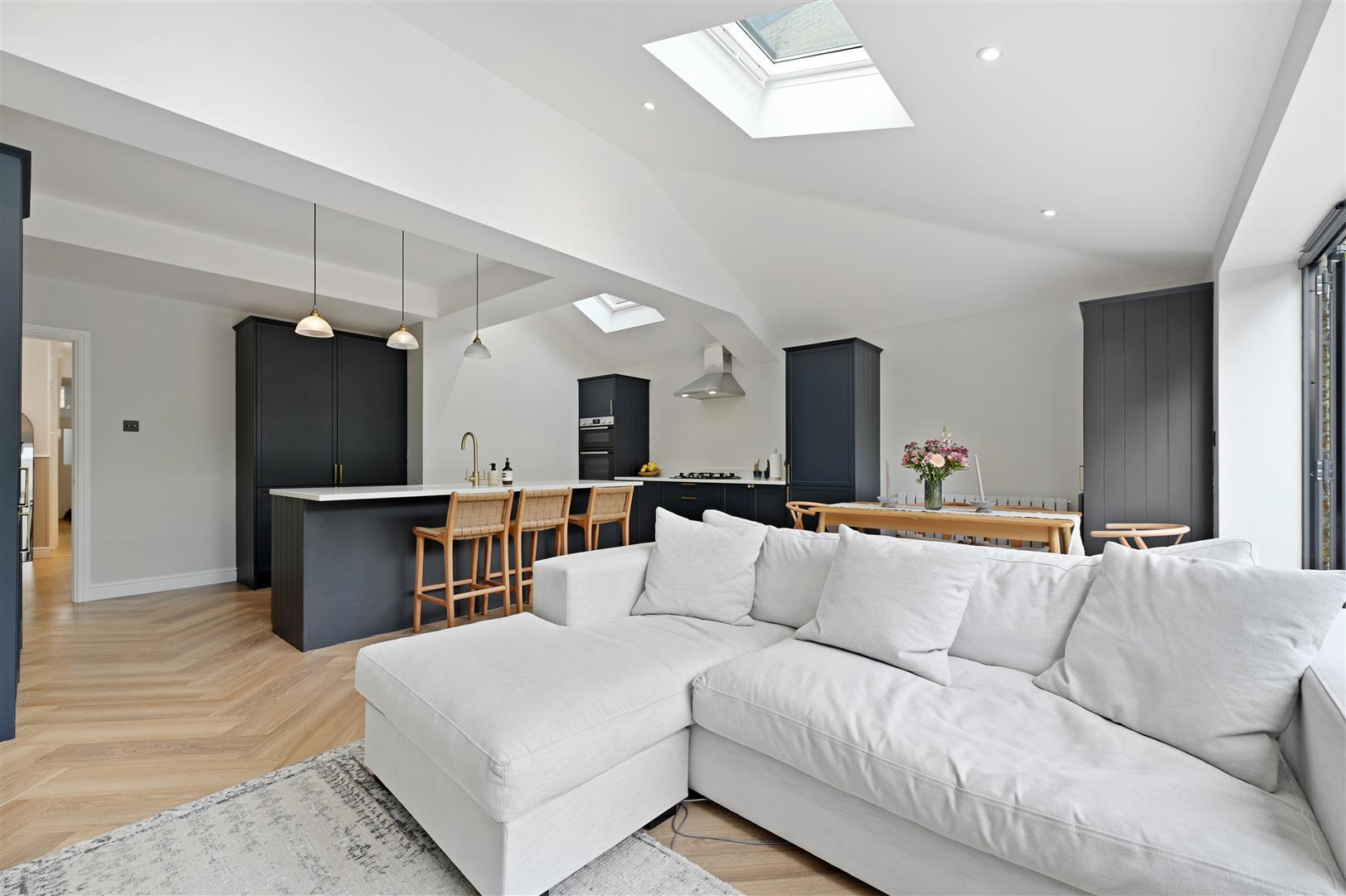 Property Image 27e4b706-4413-4038-9d15-c8cd6da967d9