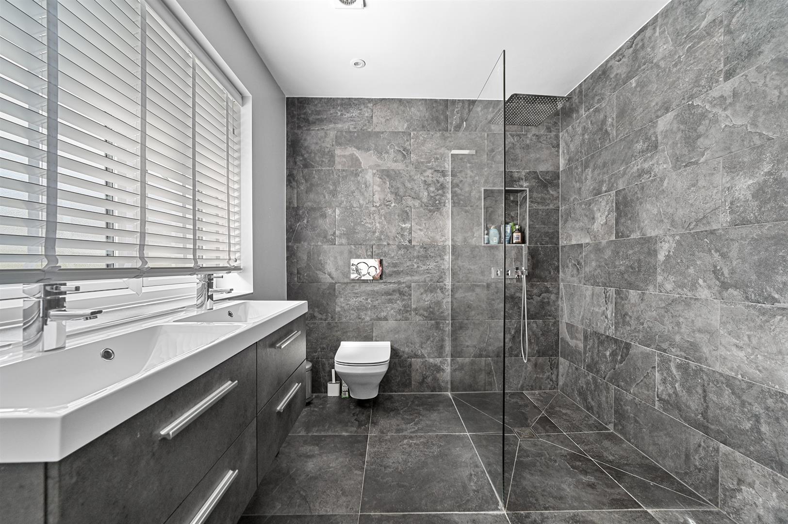 Property Image 27f2e4db-85f0-4df8-96e9-5c7193b11722