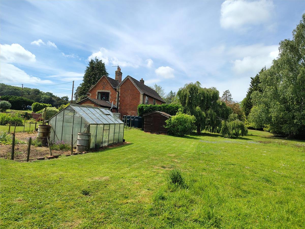Property Image 27f46883-0921-4636-84c7-781f0e94bf0b