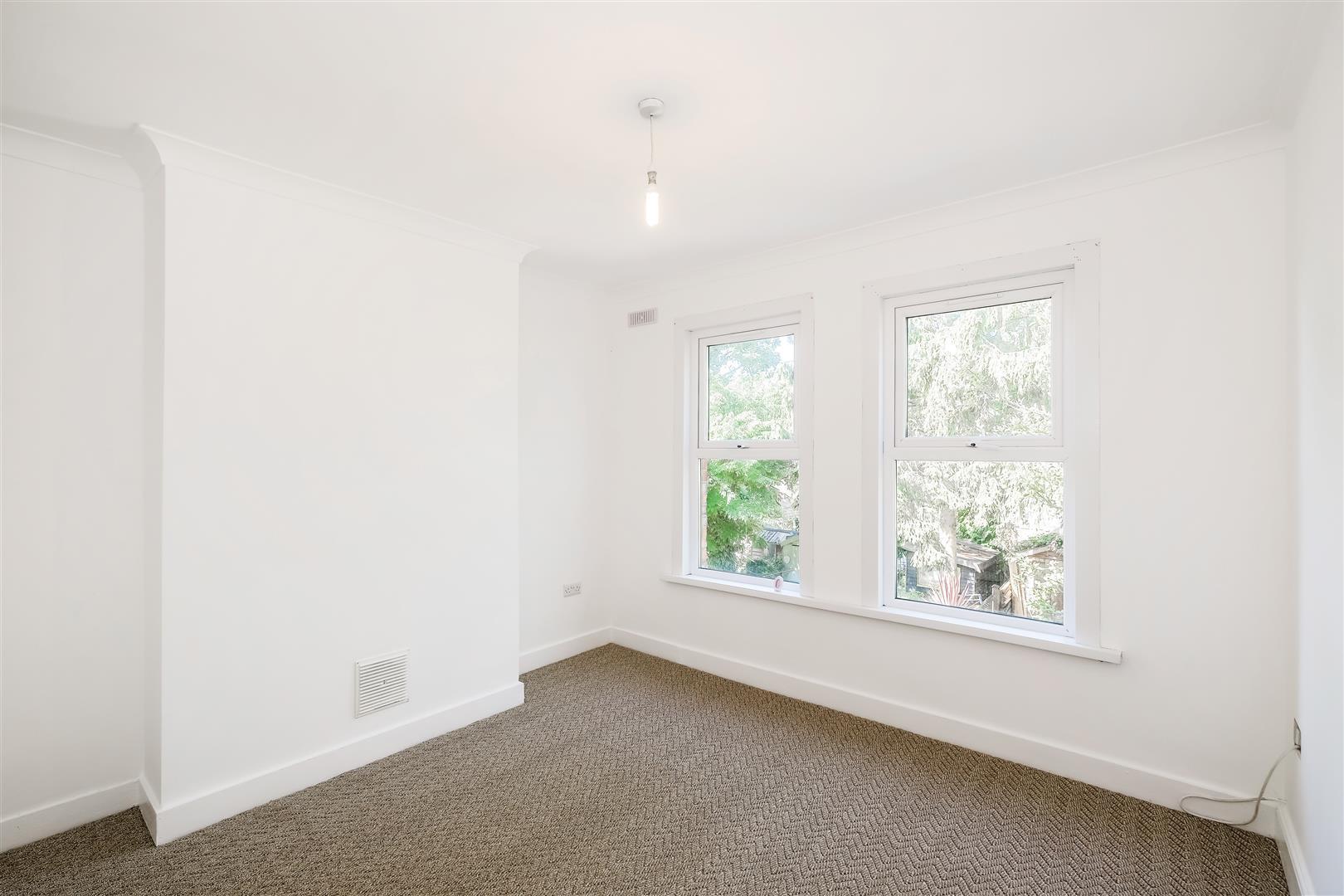 Property Image 27f768df-f2c0-4f0f-8619-28d5d6575d14