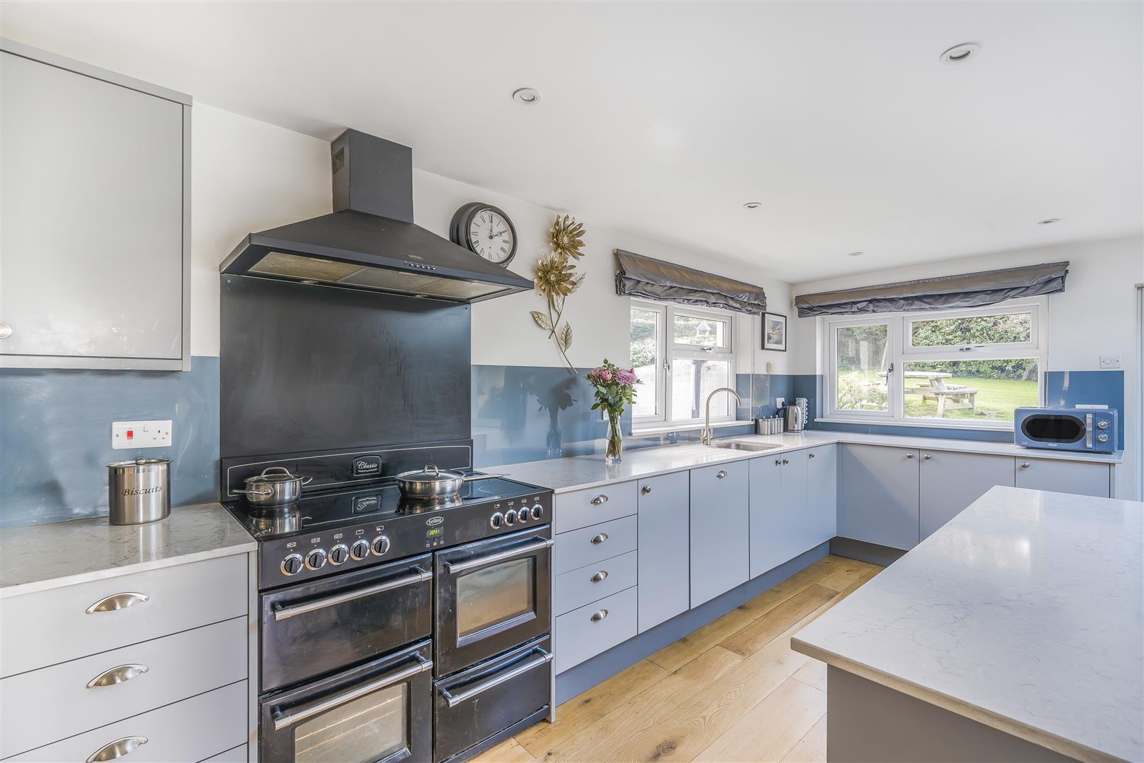 Property Image 2838a3ec-6943-476c-94d6-1f8324f7ec26