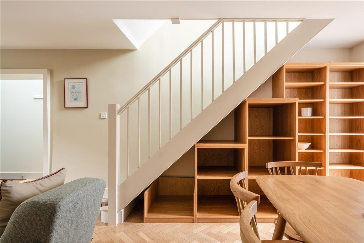 Stunning two bed georgian townhouse for rent in Barnsbury N1