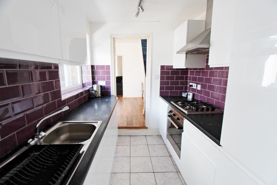 Property Image 28610476-56bd-49d5-a5f3-45ba0f92de57