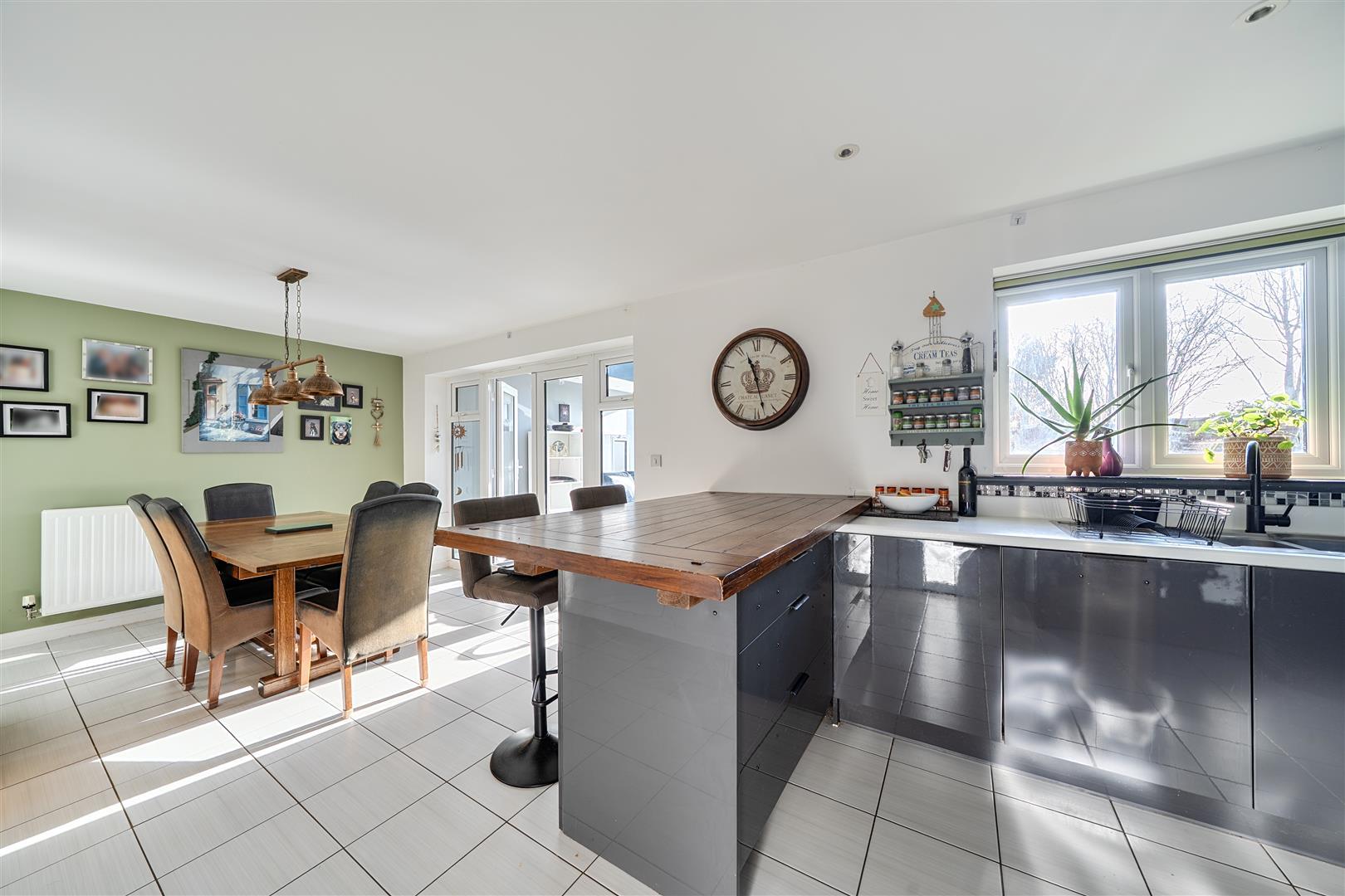 Property Image 28a0e8d8-5cc2-4aef-b944-ac21f8b24c47