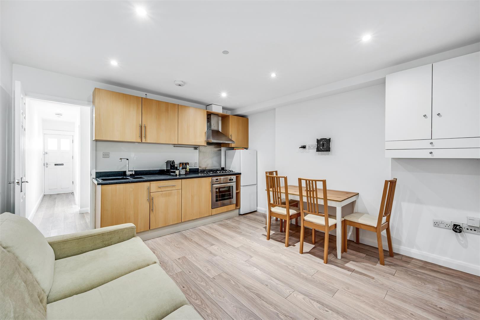 Property Image 28a6dc50-b4e3-4b83-b7c0-2ccae69bfae0