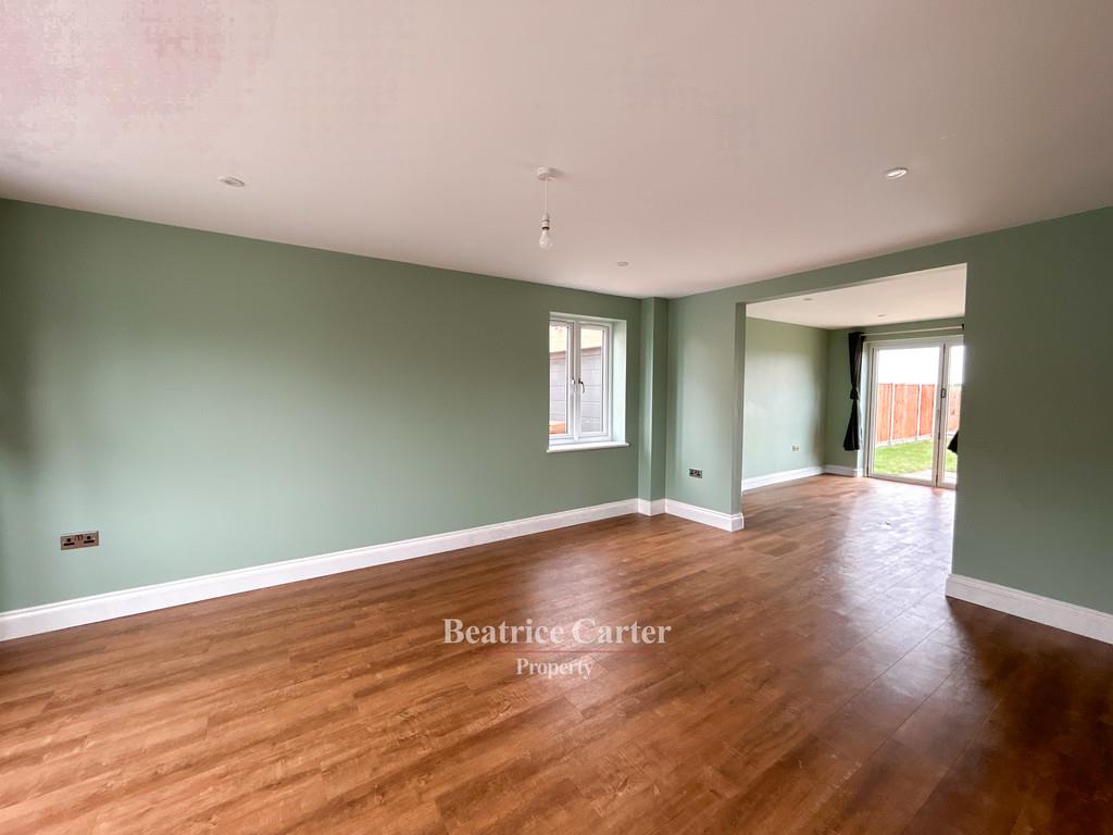 Property Image 28e35817-be82-41ab-8c65-3623f352cc69