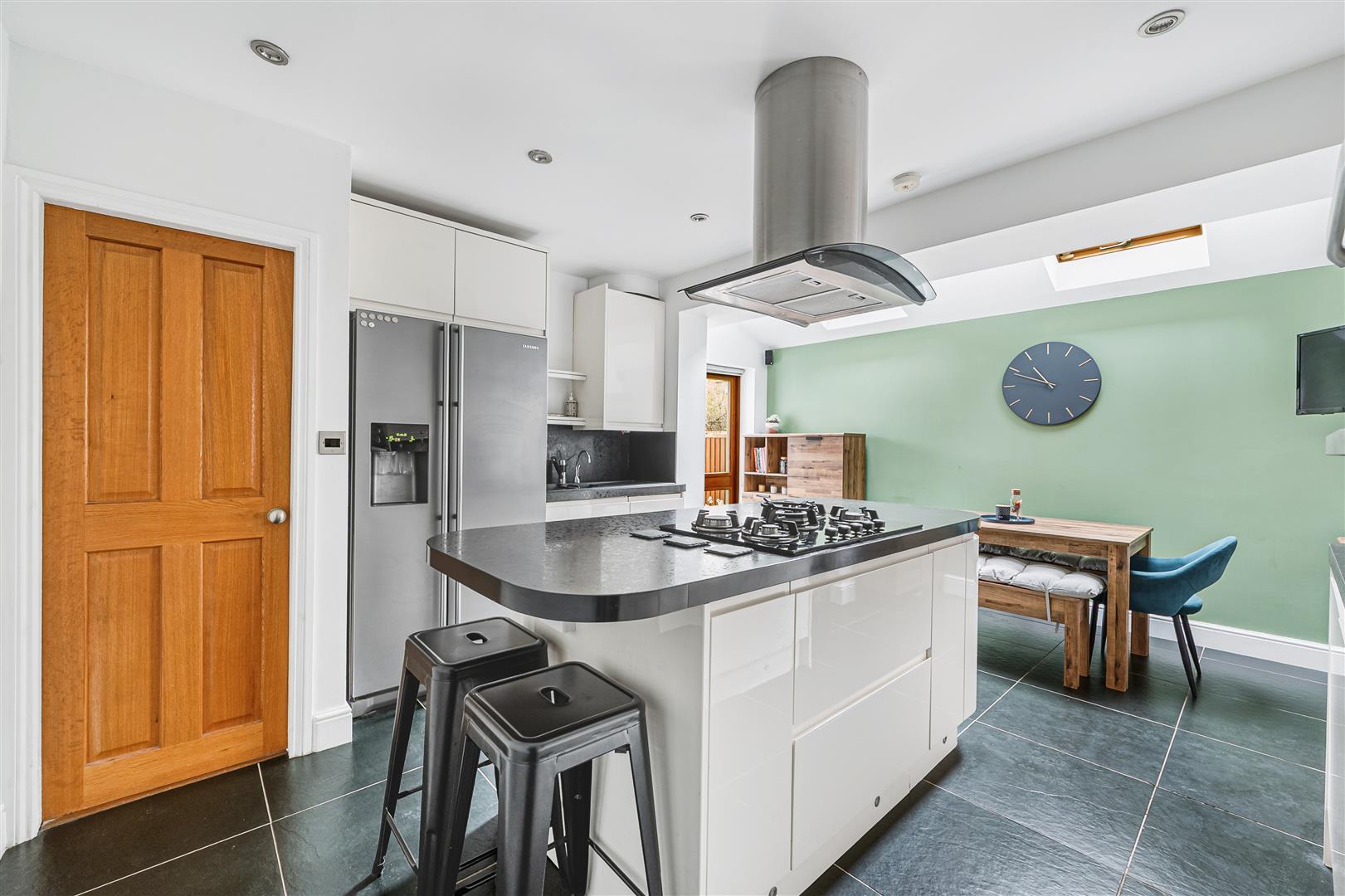 Property Image 28ea85af-1ec3-4c97-bb29-eb4c8ff156e9