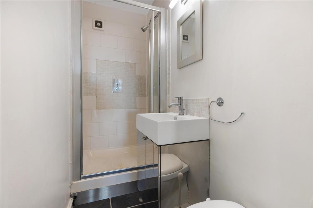 Property Image 28f95703-ea7b-4fe6-8963-16fd371f9289