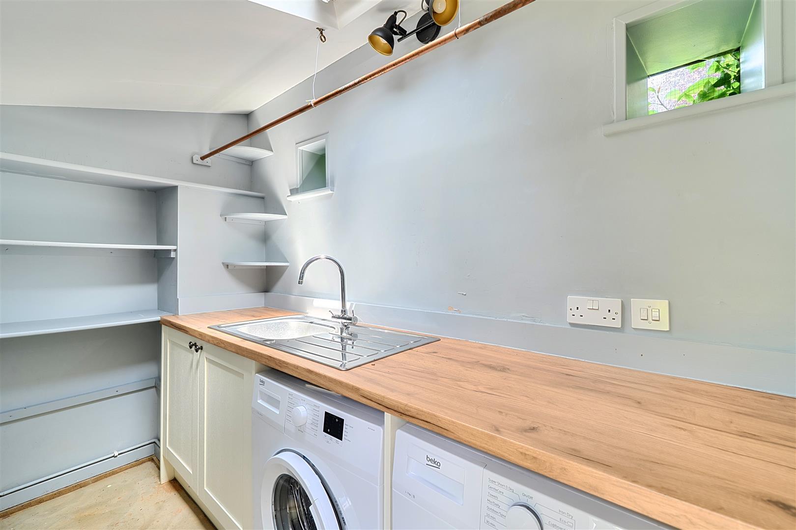Property Image 292ffd17-585d-4180-8592-7ea8dd2090f3