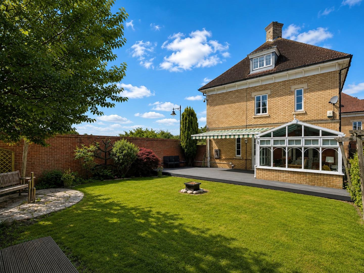 Property Image 293f8217-c81d-4075-b710-39e347fc6596