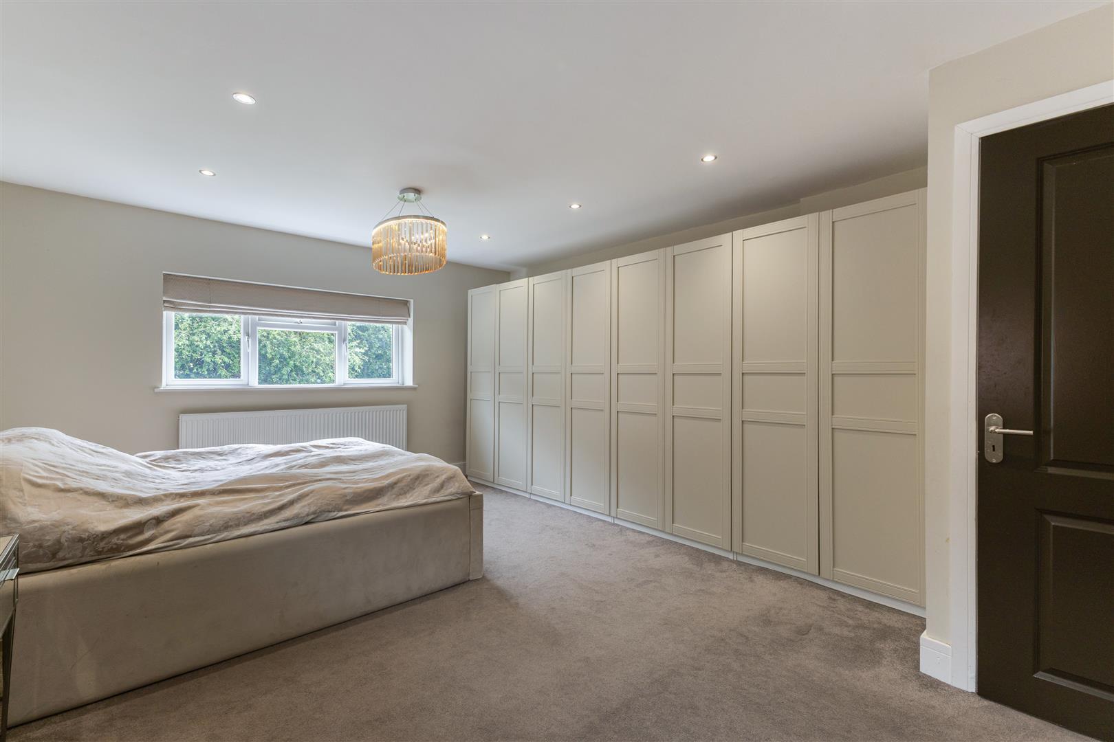 Property Image 2943e0da-114d-46ee-8a57-f798d818be98