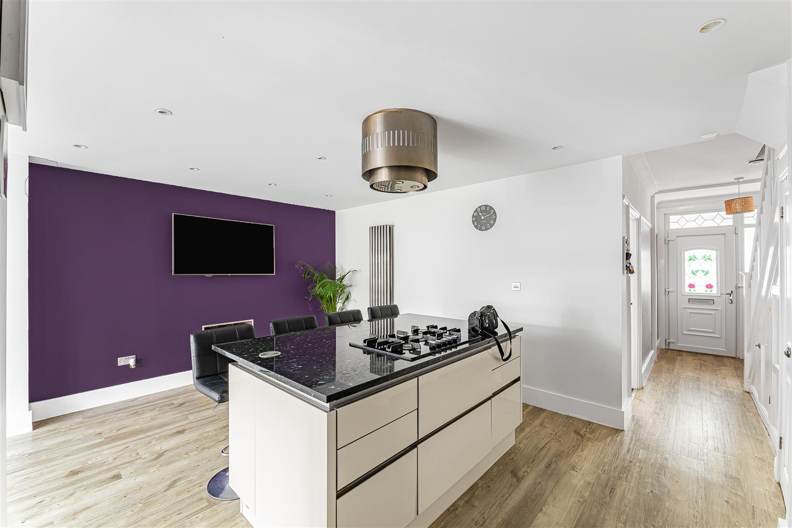 Property Image 294a3dfd-f146-40f3-8c83-55c336c9c52d