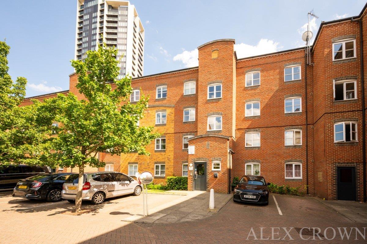 Property Image 295f655a-8b69-4b63-9de5-b8394f638c4c