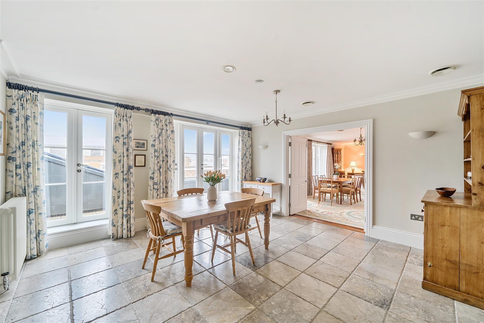 Property Image 297649cc-da8f-41e2-bd34-525e4125b6c0