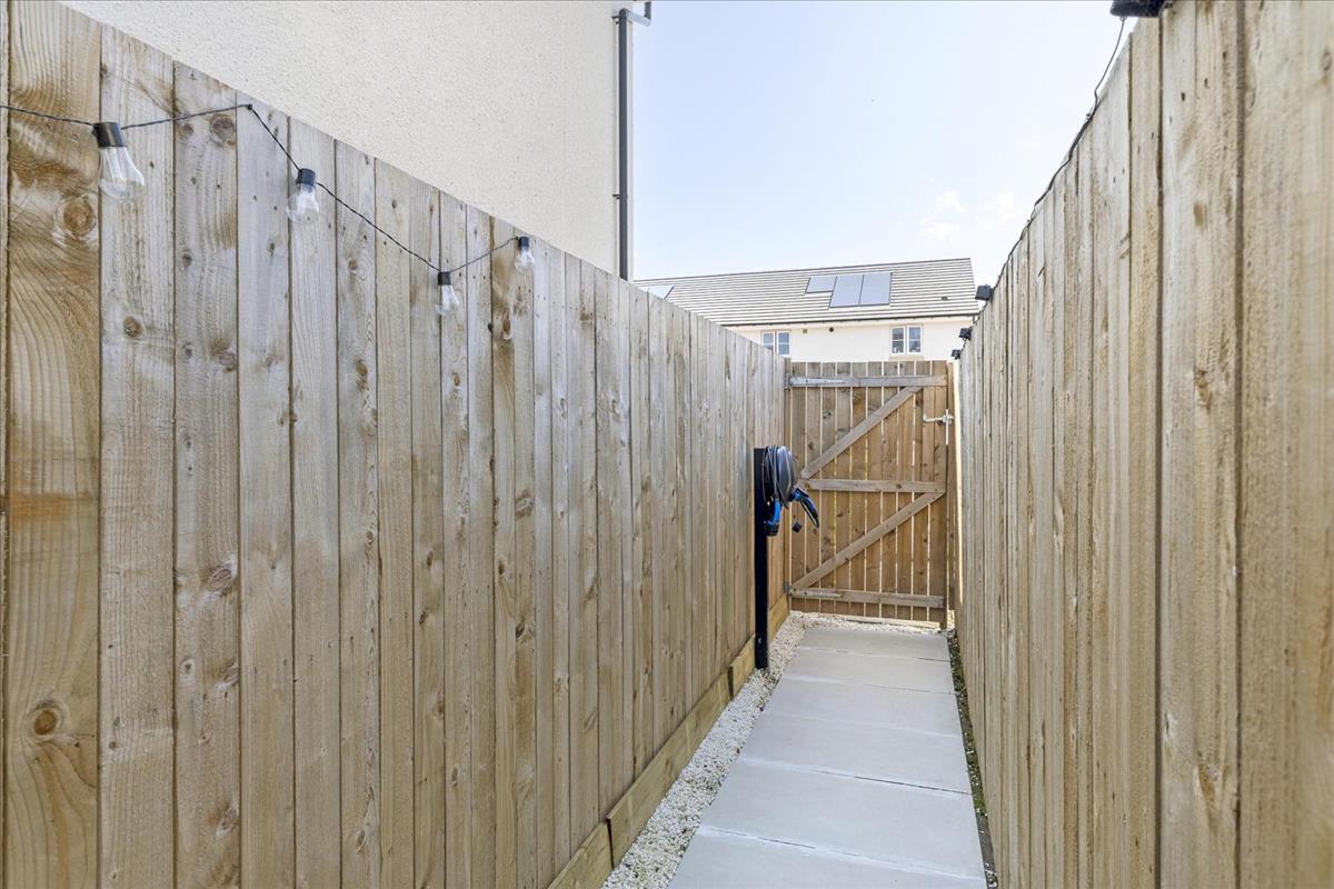 Property Image 298656bb-79c6-411c-82c4-08a0a93b968f