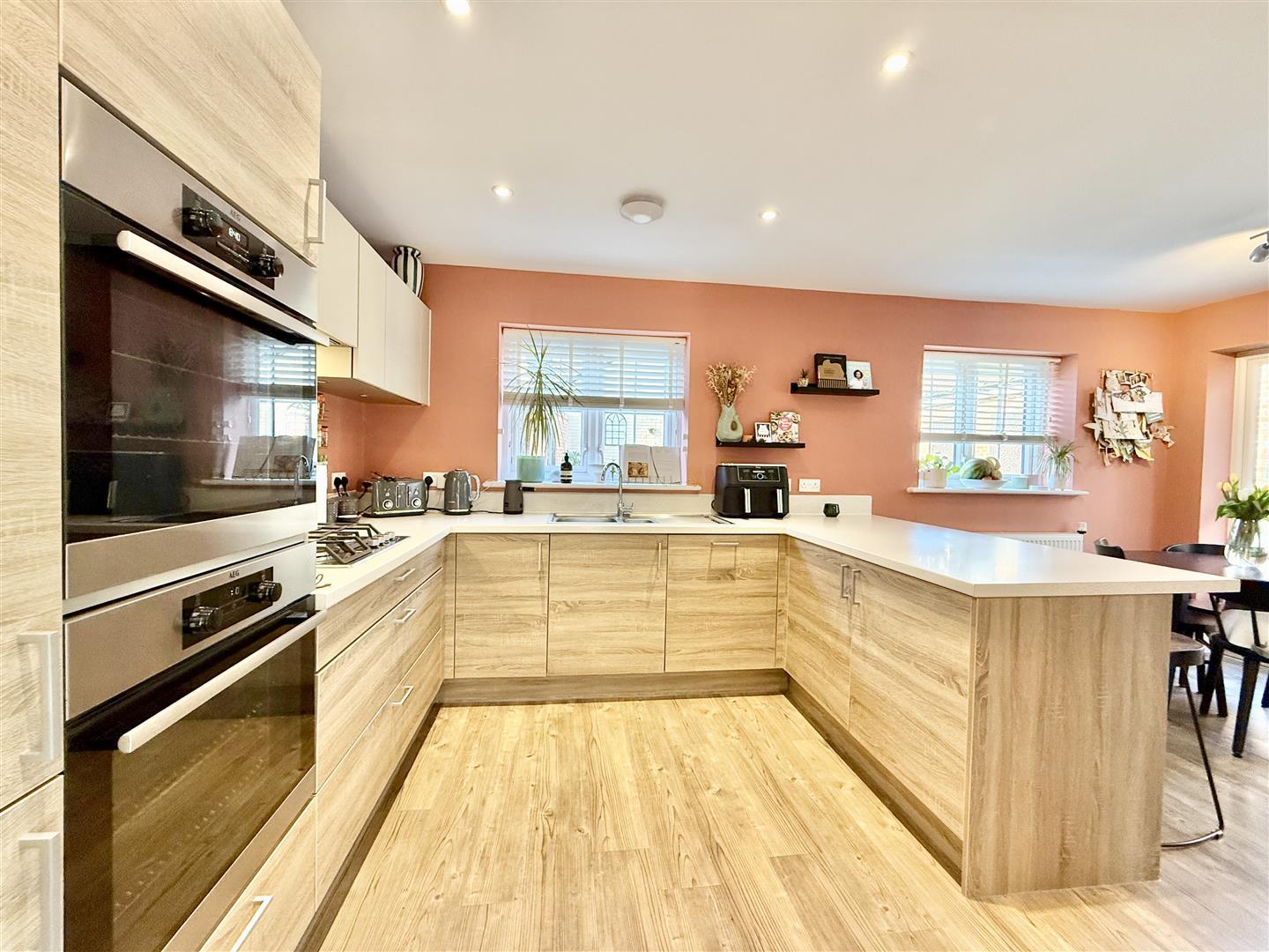 Property Image 29923469-dfd3-4aaa-84af-c7a80a92b45b