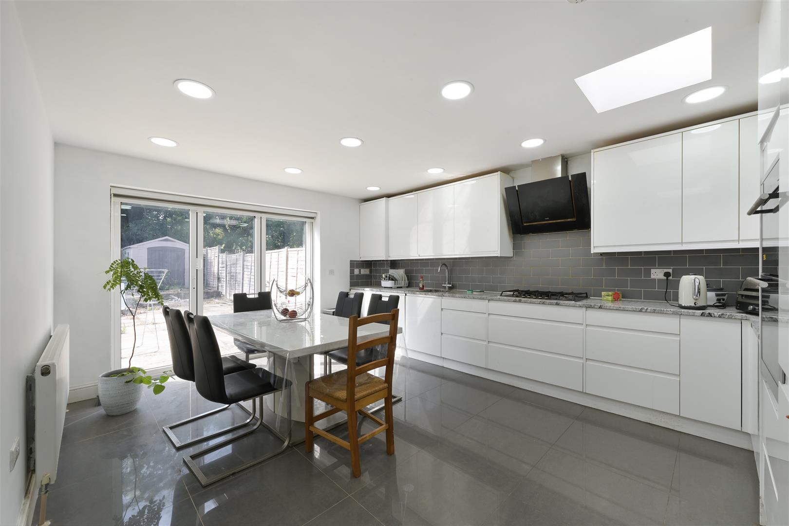 Property Image 29adbc1e-adc9-4b86-8eec-dbe0a383f5c9