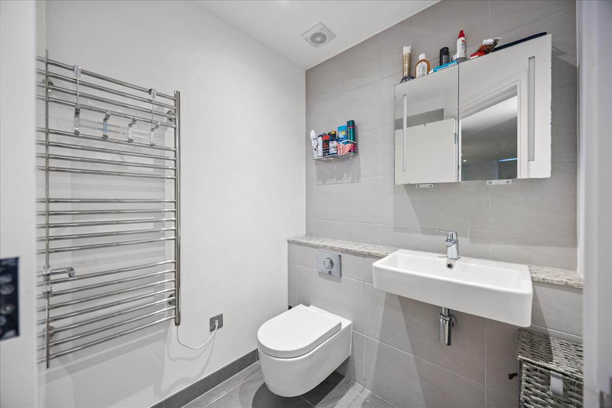 Property Image 29c8a269-7a84-42b2-a289-a56c8a2664f3