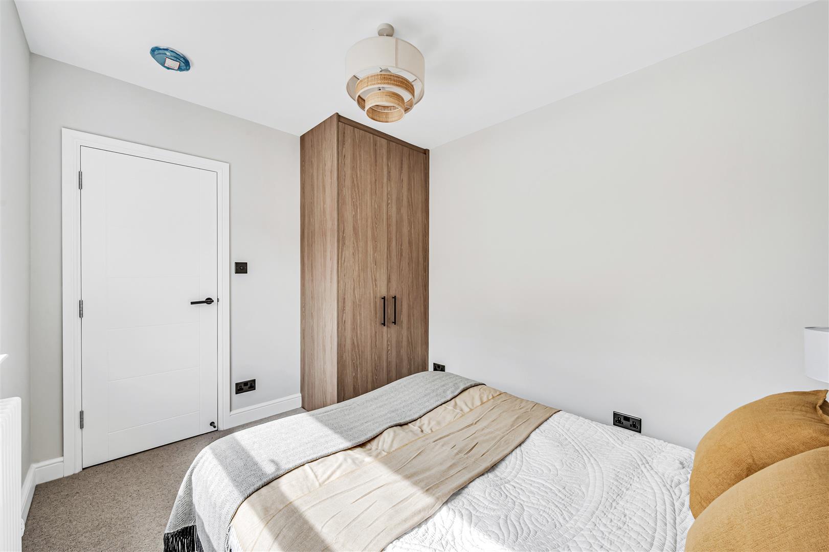 Property Image 29c8fb5d-64f7-481d-9ff4-d0f4aae3a632