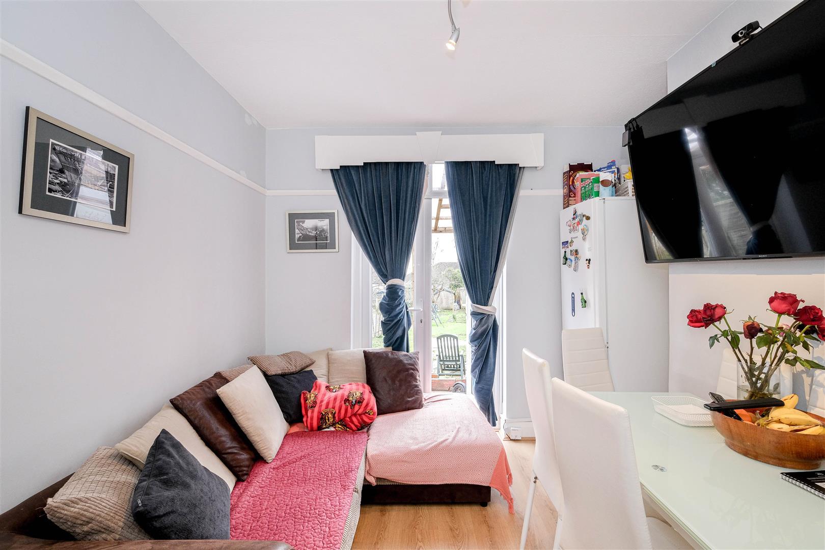 Property Image 29cd9c39-b4c1-4003-8296-11b2375b883e