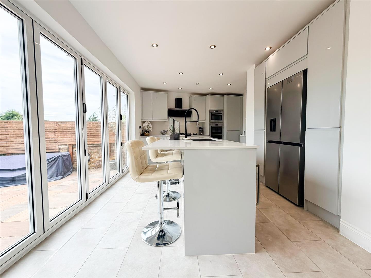 Property Image 2a30c712-7e5b-40b4-98c2-98872cd2b3b7