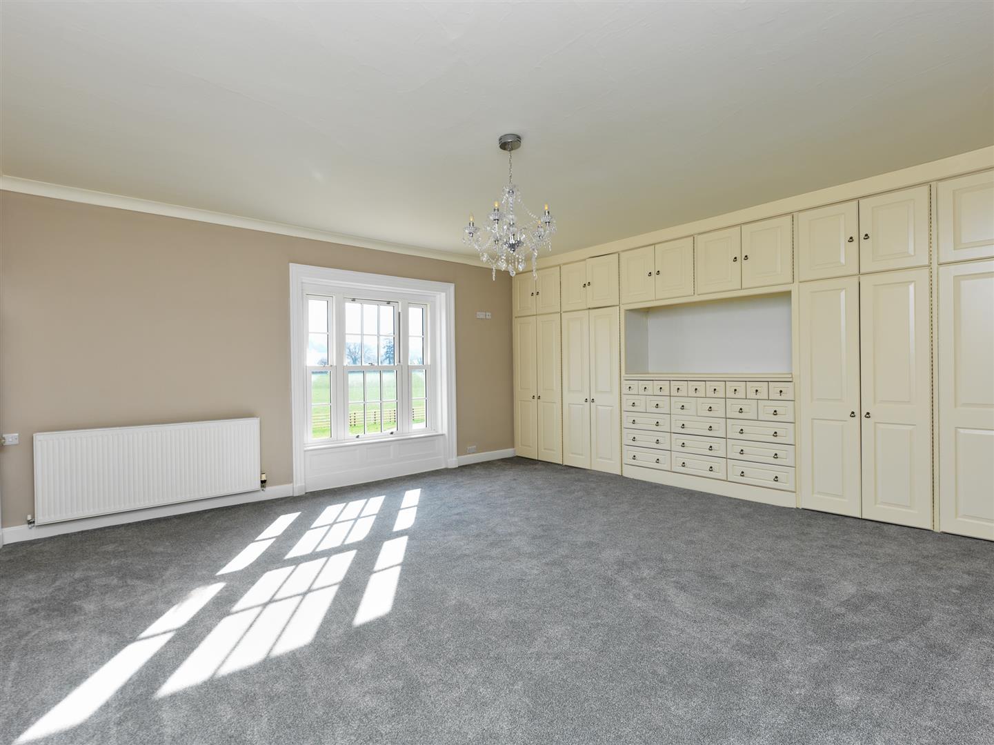 Property Image 2b00a3f2-ca02-4cf1-9bb5-fc693820ef00