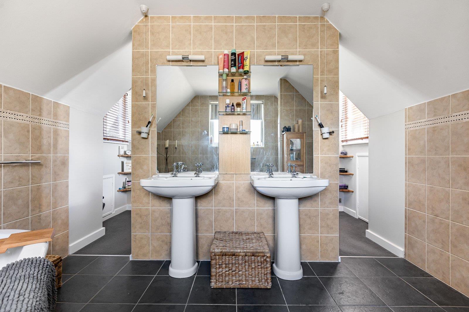 Property Image 2b6cd85d-ebb7-4346-937a-8a0bff7f3a92