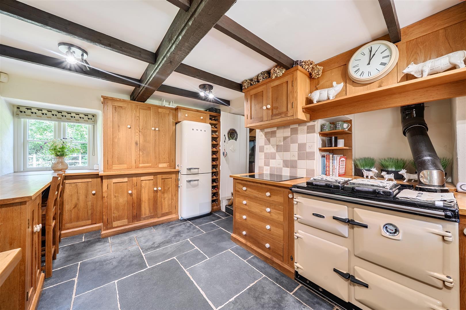 Property Image 2bf8a3f2-6051-42fd-aaf3-5933fcf45907