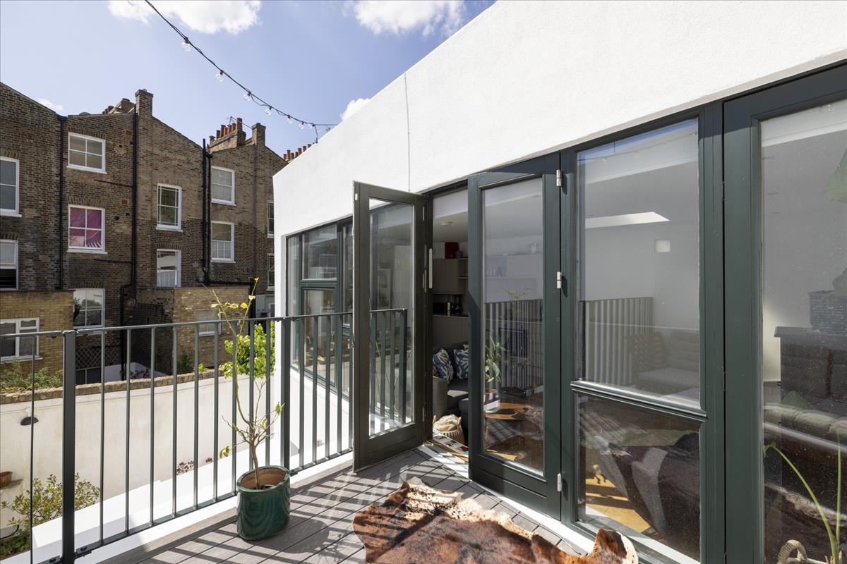 Property Image 2c13abe7-e8b4-4267-95f9-20b9a90ee7ad