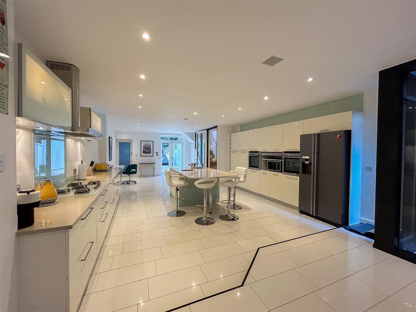 Property Image 2c2dfe6b-1291-4a51-9319-94a75a00b5c8