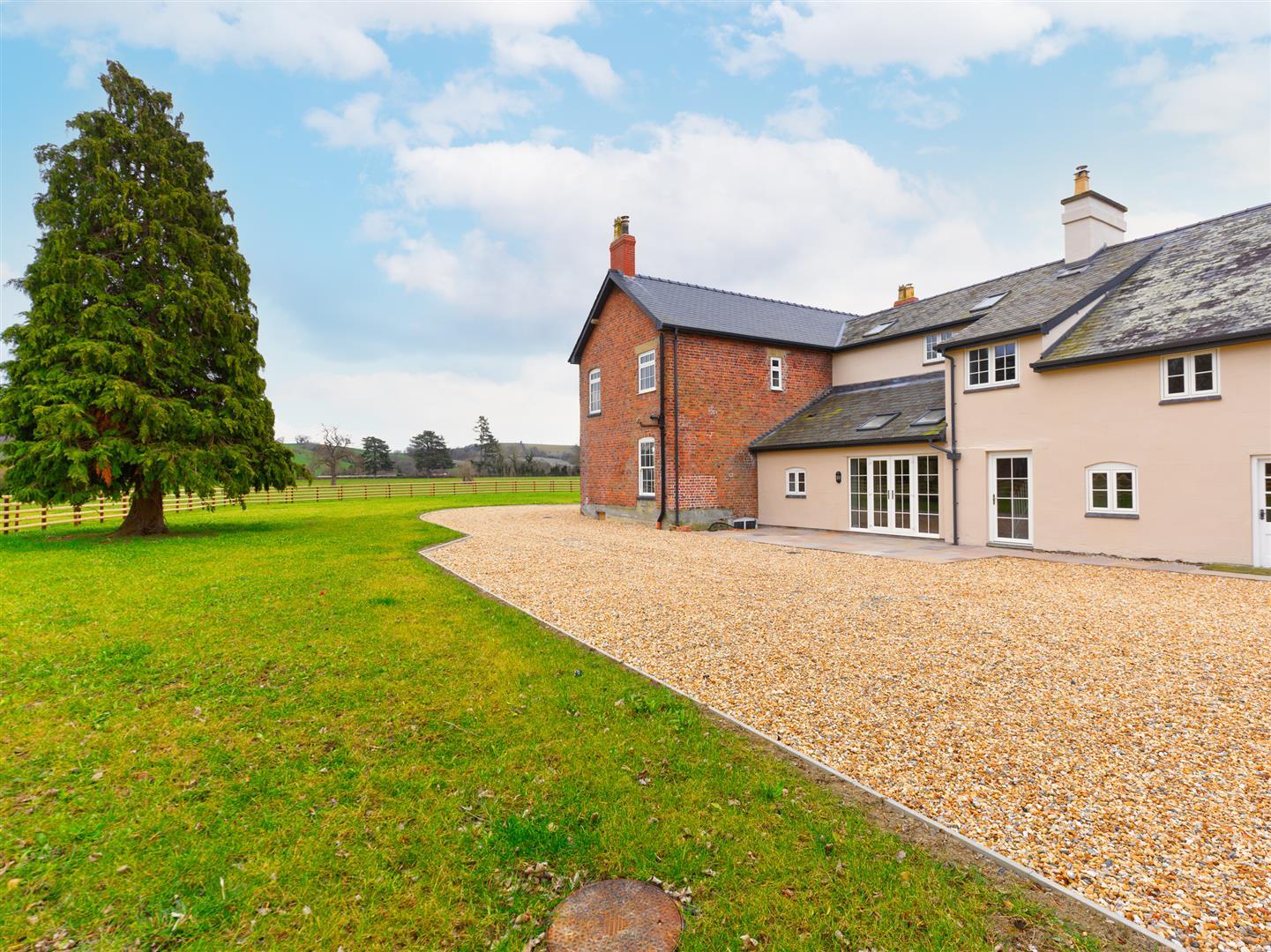 Property Image 2c4f3d34-5268-49b4-aec8-41807f2d49ac