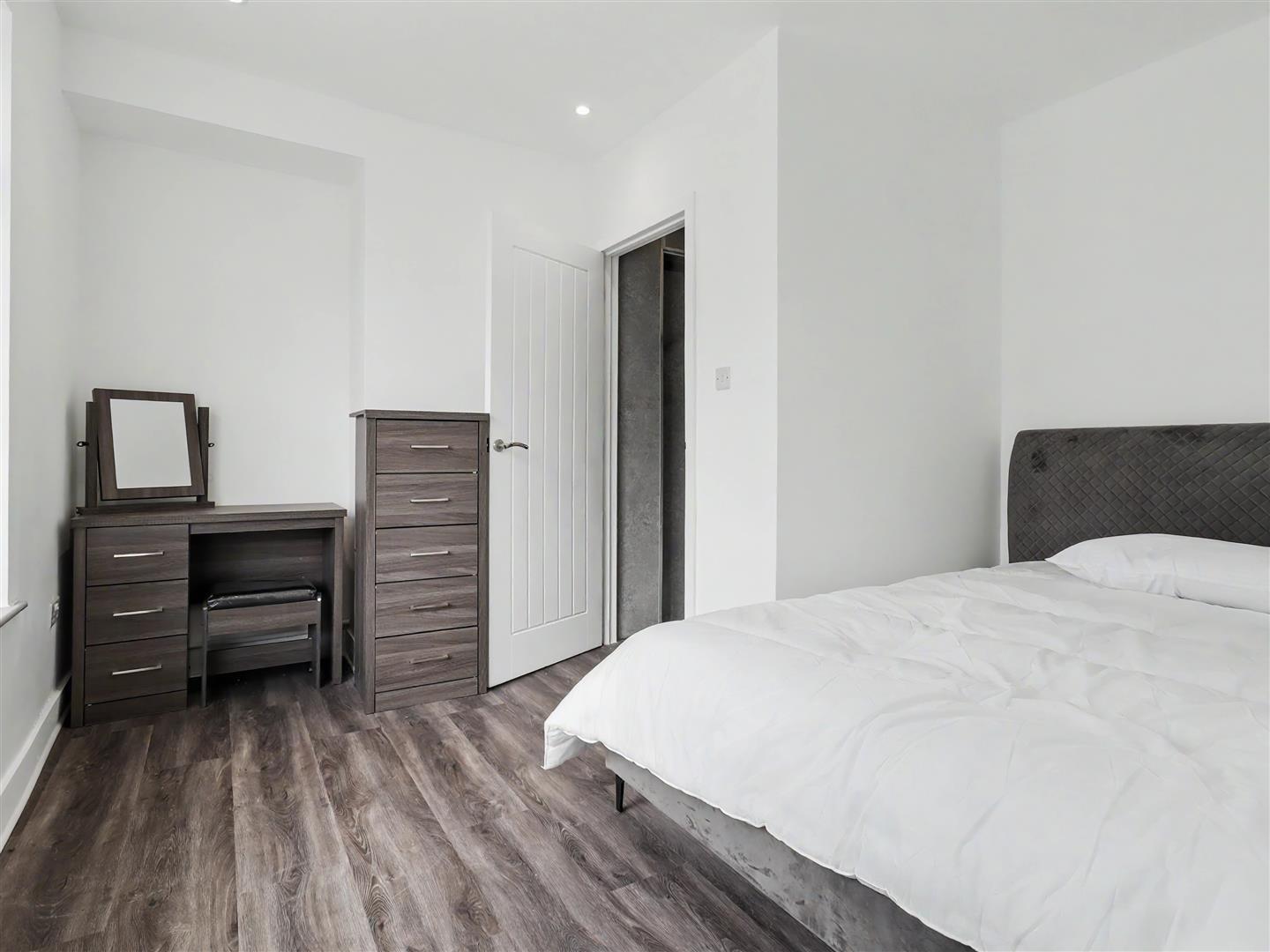 Property Image 2c69ed4c-a85d-453f-afa7-53361fe869a2