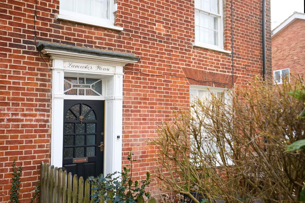Property Image 2ced98ed-7f81-46ee-817b-048c5d7d57f9