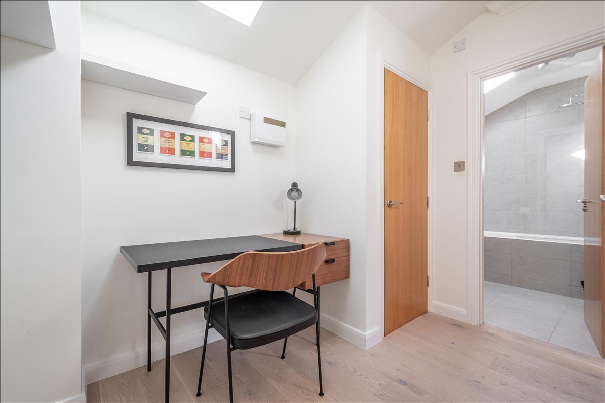 immaculate mews house for rent in Barnsbury N1