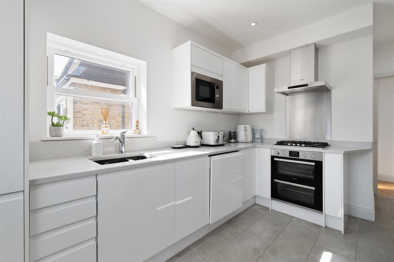 Property Image 2cf9971c-56a1-4676-bf76-737a247985e6