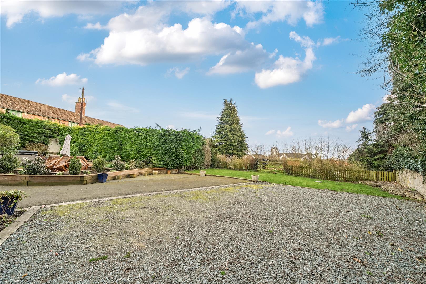 Property Image 2d04e387-7541-4c65-b04a-bbf77d7e1388