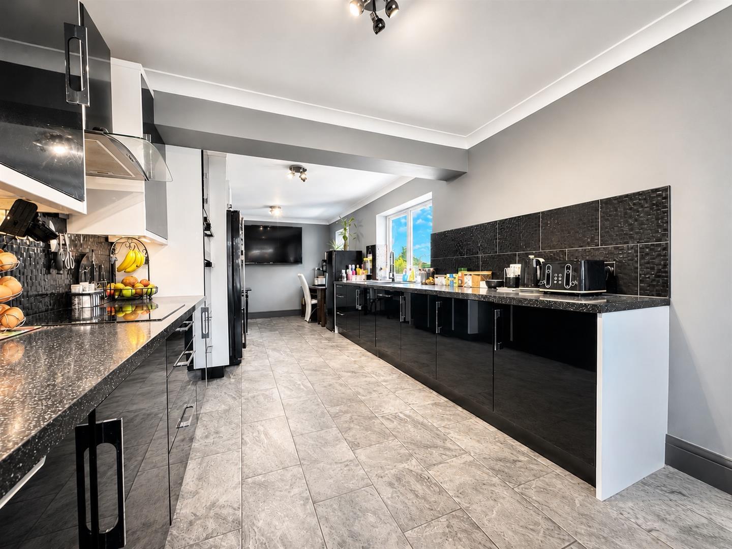 Property Image 2d45912e-a947-4362-ac24-e402f417a992