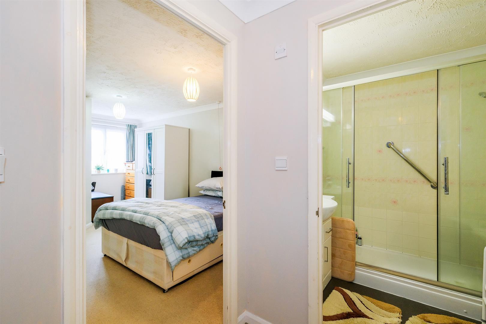 Property Image 2d51bbb2-4e5c-46a3-915f-b92f6332219a
