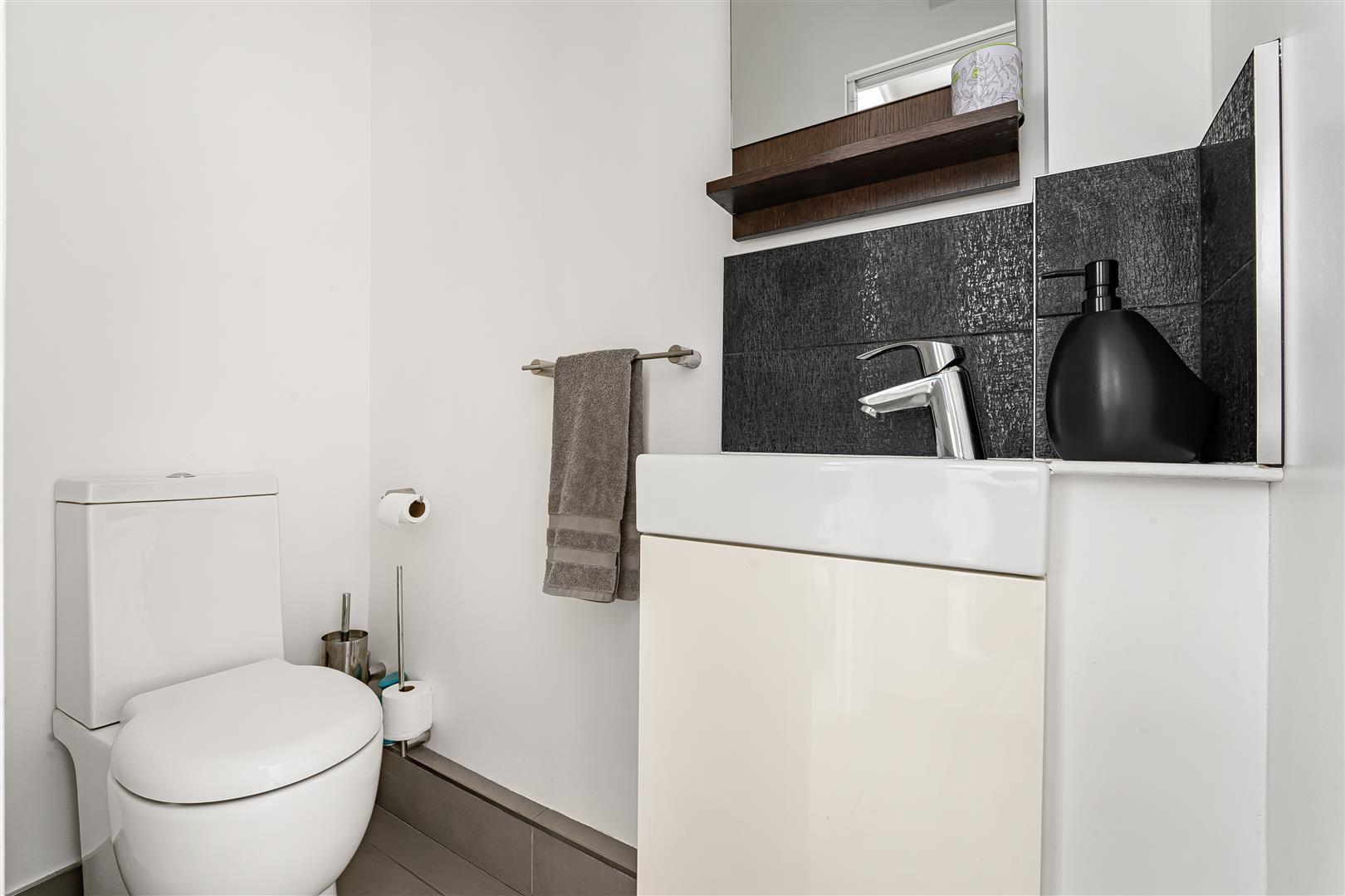 Property Image 2d8b1b97-d1f7-4aa3-8393-c483234055ae