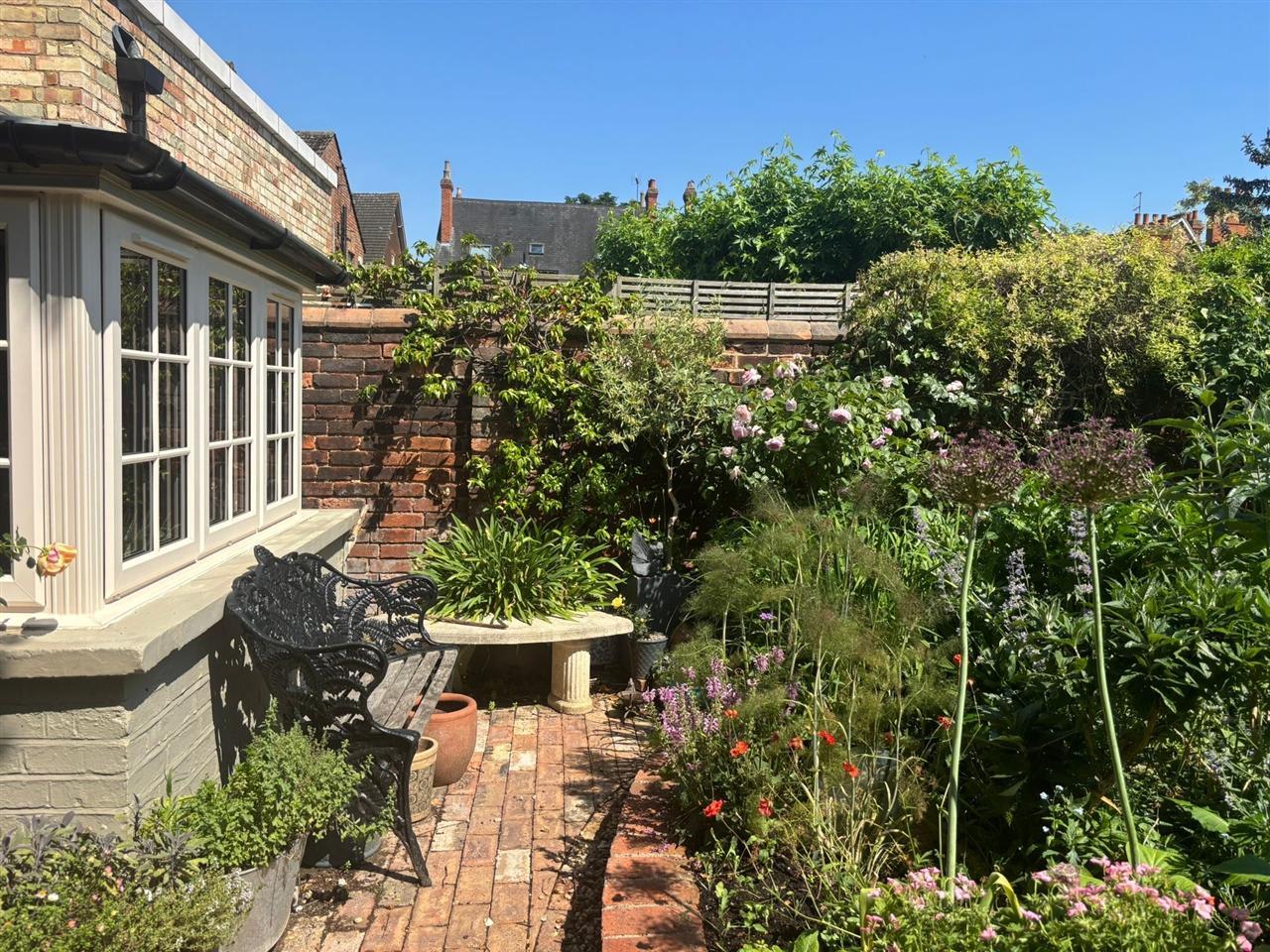 Property Image 2d96e3ef-828d-49c0-994f-fb7be7a979ee