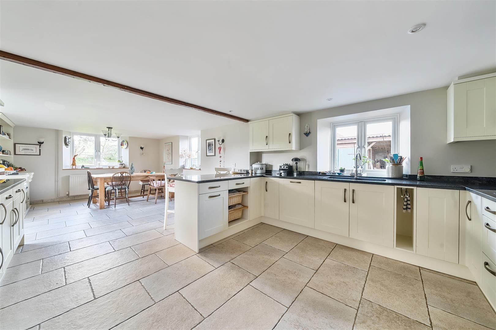 Property Image 2db39b91-a46c-42ec-9f4c-0a6c8b6ceb8b
