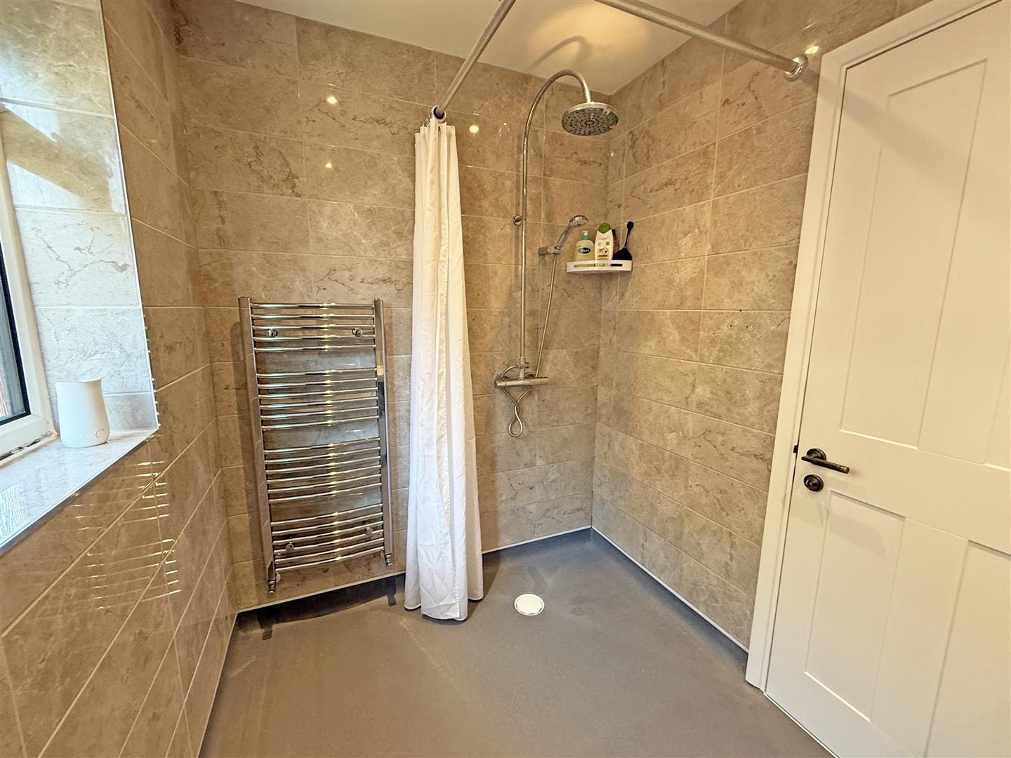 Property Image 2decc2ef-9a72-46f7-98e3-22651903f773