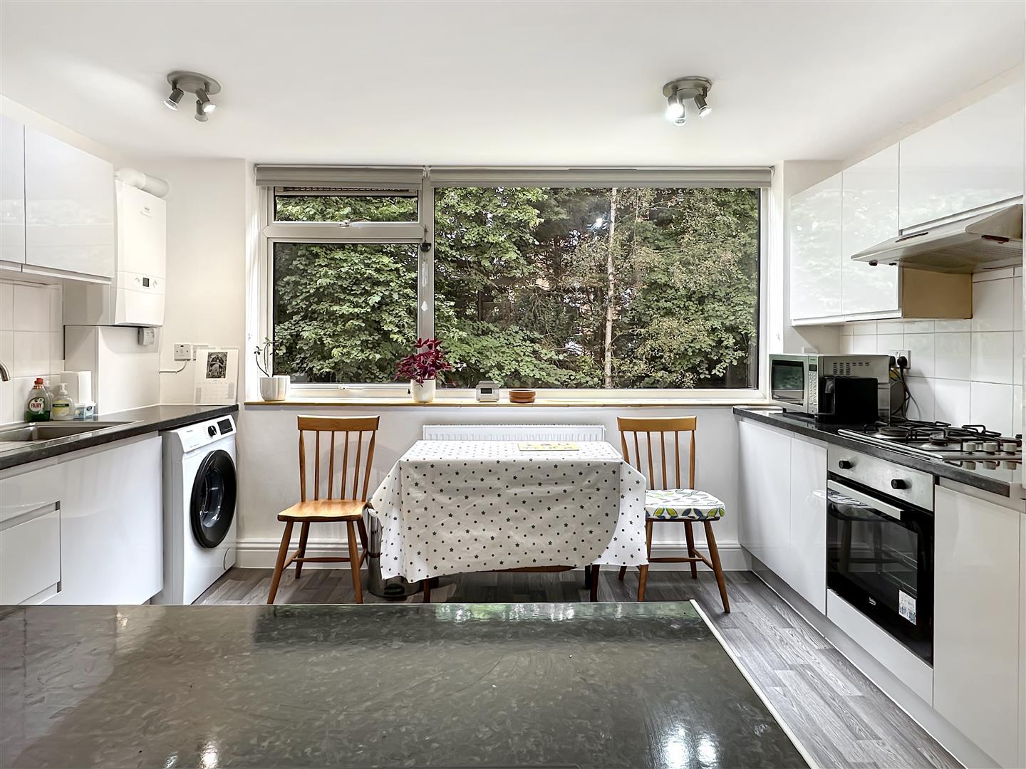 Property Image 2e34938f-2013-403f-83b7-b7dd87775707