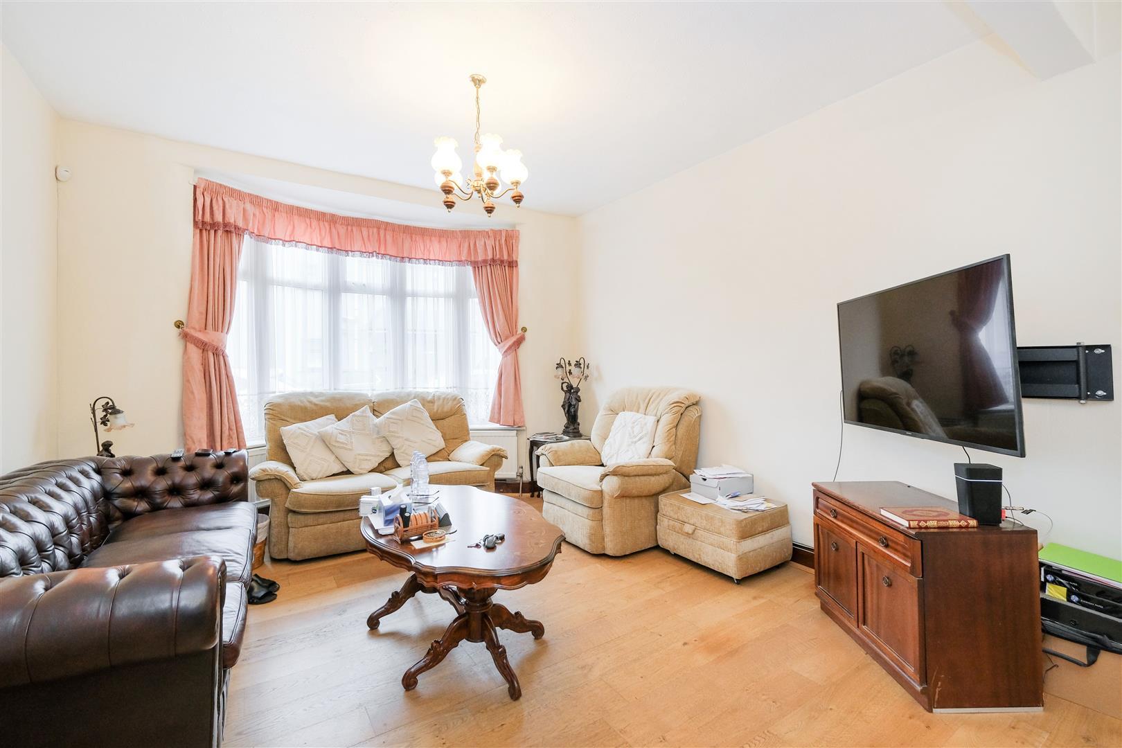 Property Image 2e42fc62-bb5e-43e0-93e0-1d5c29f889e2