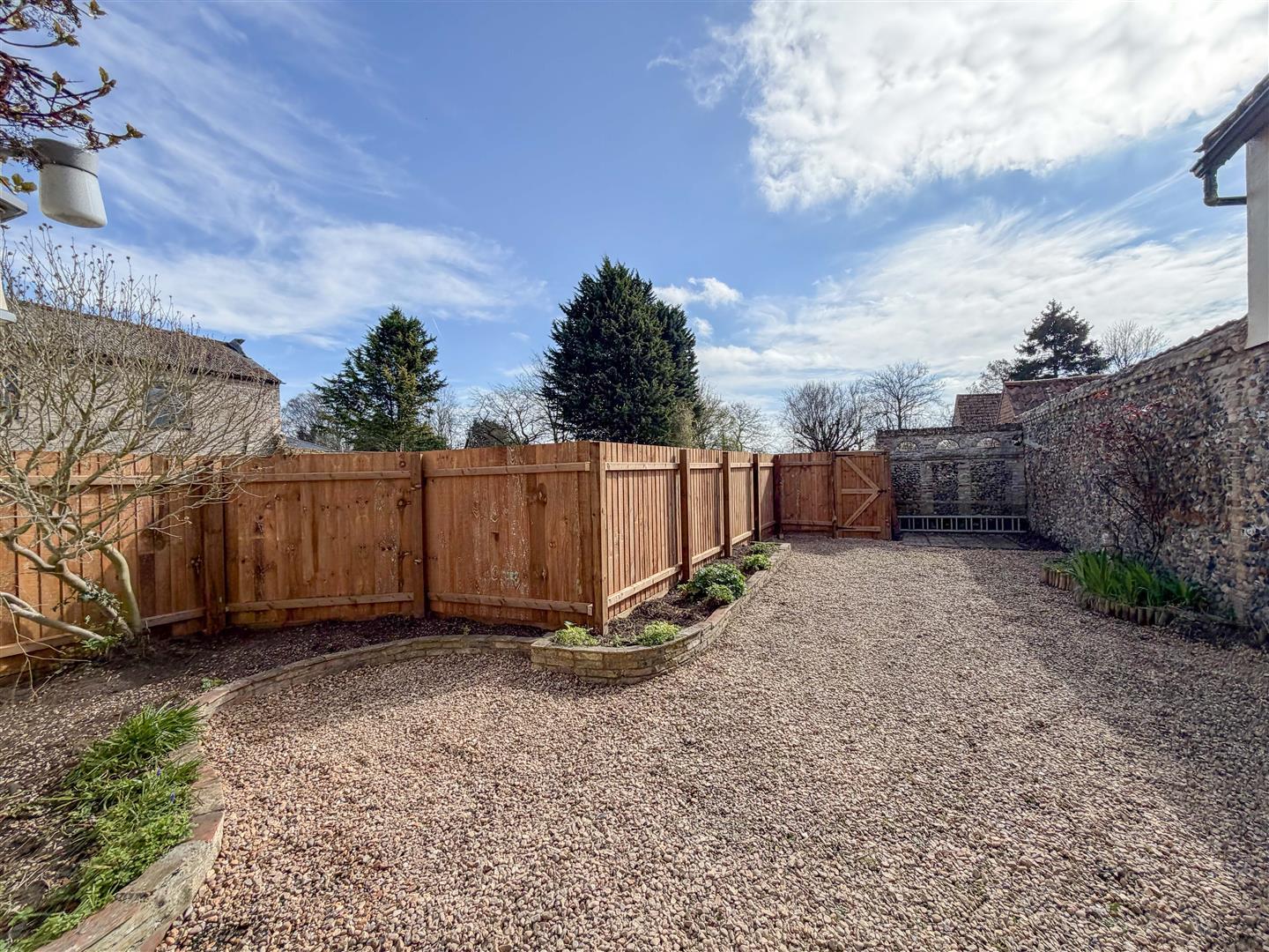 Property Image 2eb10274-7adb-44db-94fb-8aaeb31d11f1