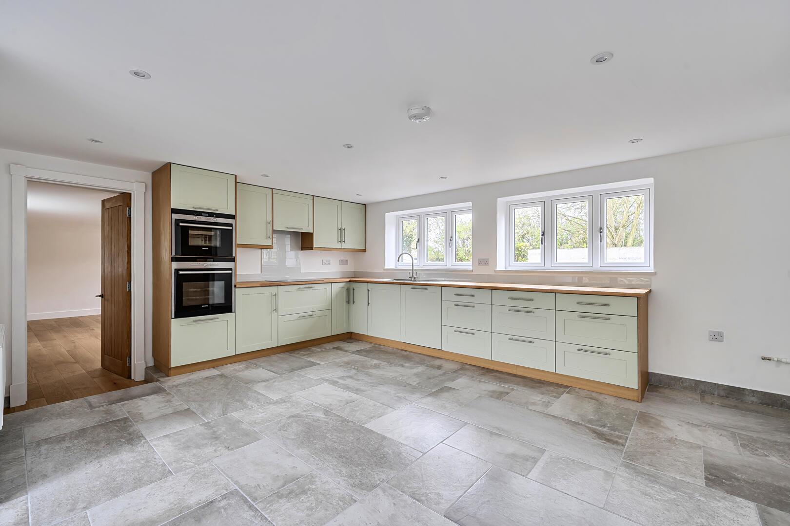 Property Image 2f069234-a7a2-49d4-a895-7803bc82853a