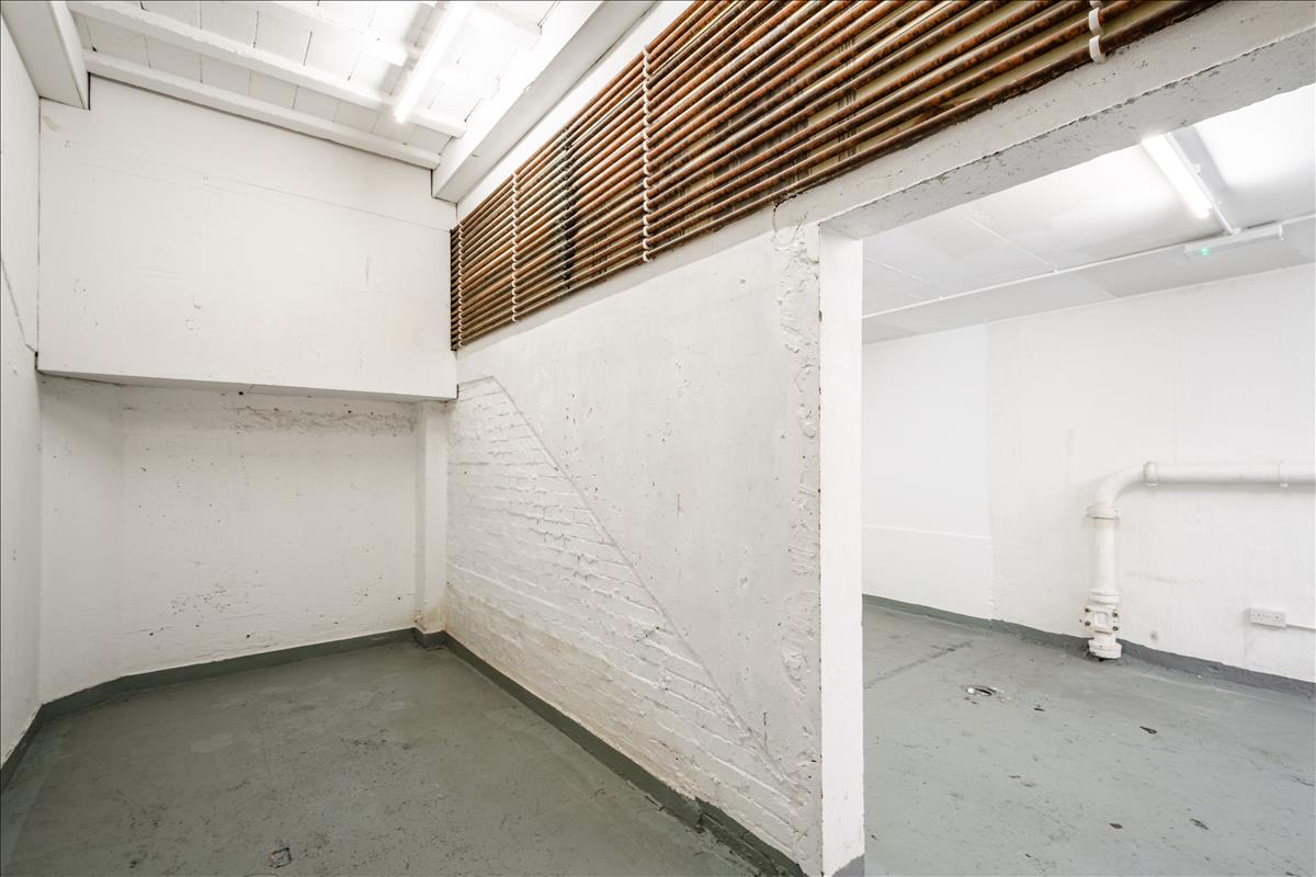 retail unit to let in Clerkenwell